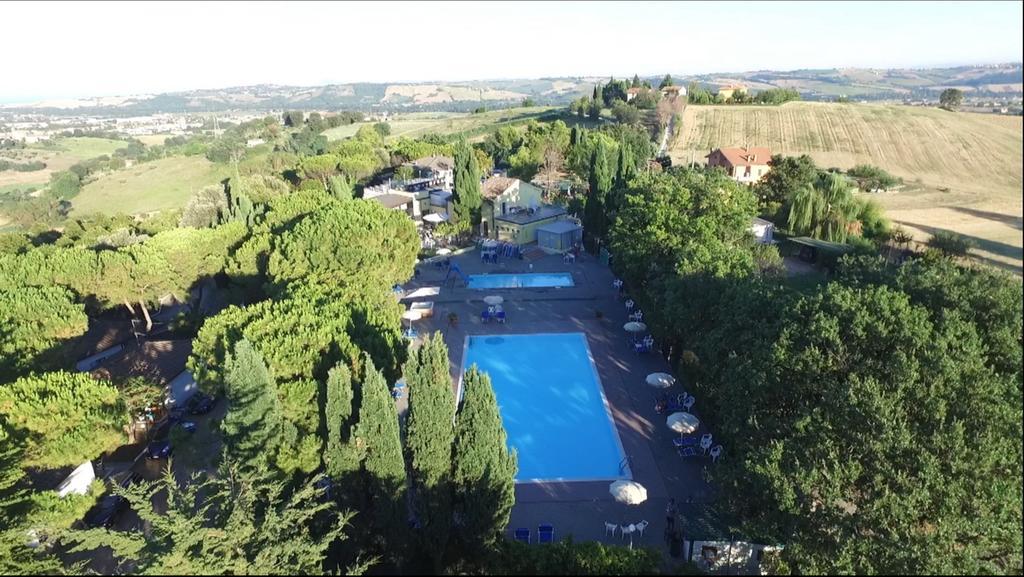 Camping Village Mar Y Sierra San Costanzo Exterior photo