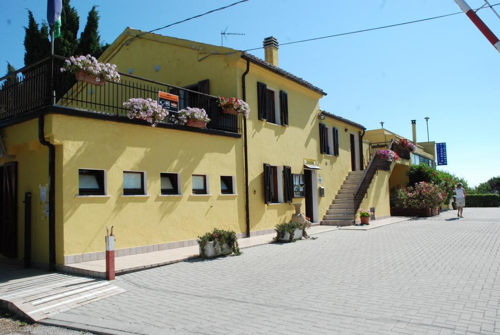 Camping Village Mar Y Sierra San Costanzo Exterior photo
