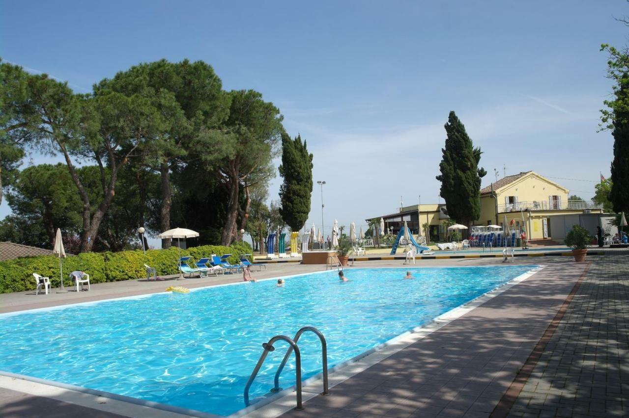 Camping Village Mar Y Sierra San Costanzo Exterior photo