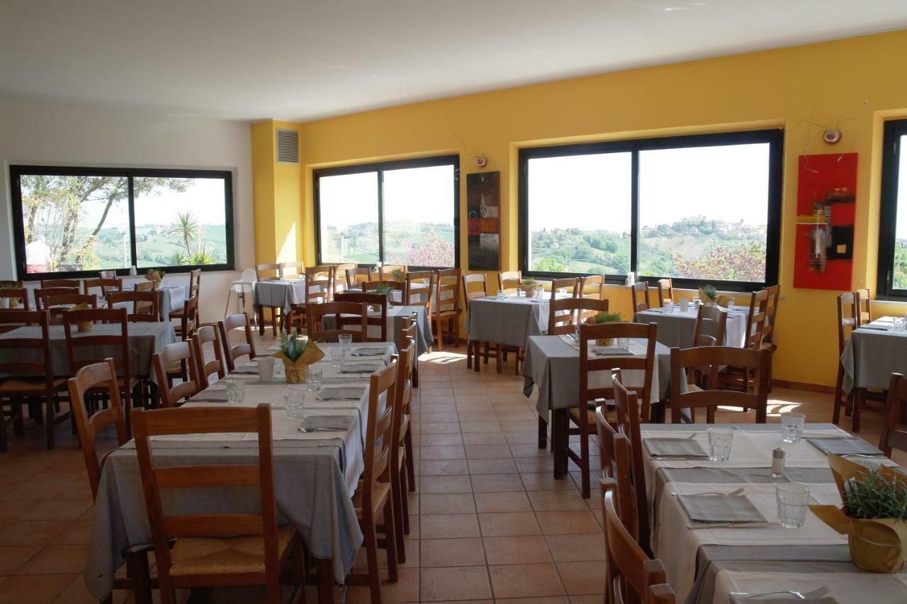Camping Village Mar Y Sierra San Costanzo Exterior photo