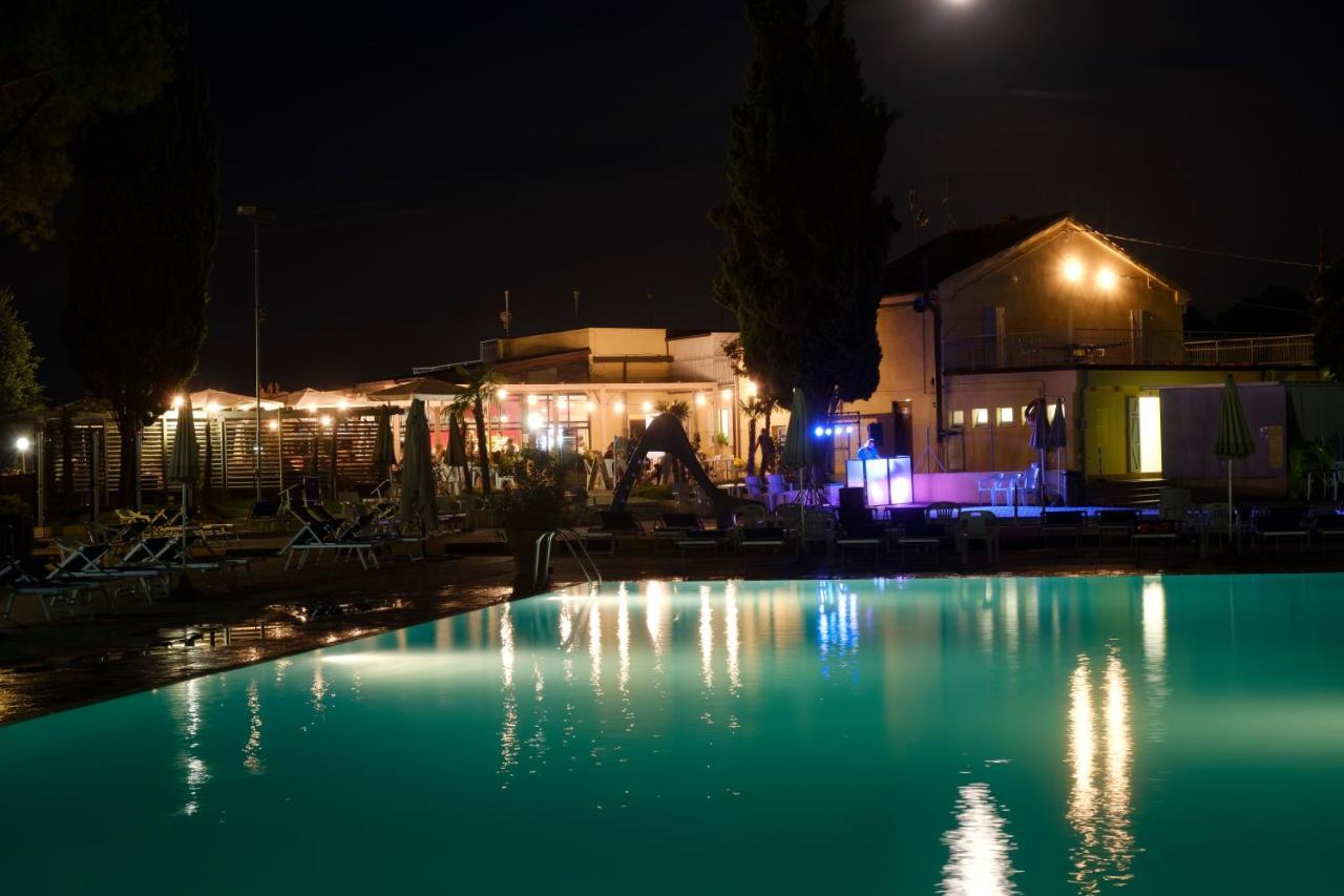 Camping Village Mar Y Sierra San Costanzo Exterior photo
