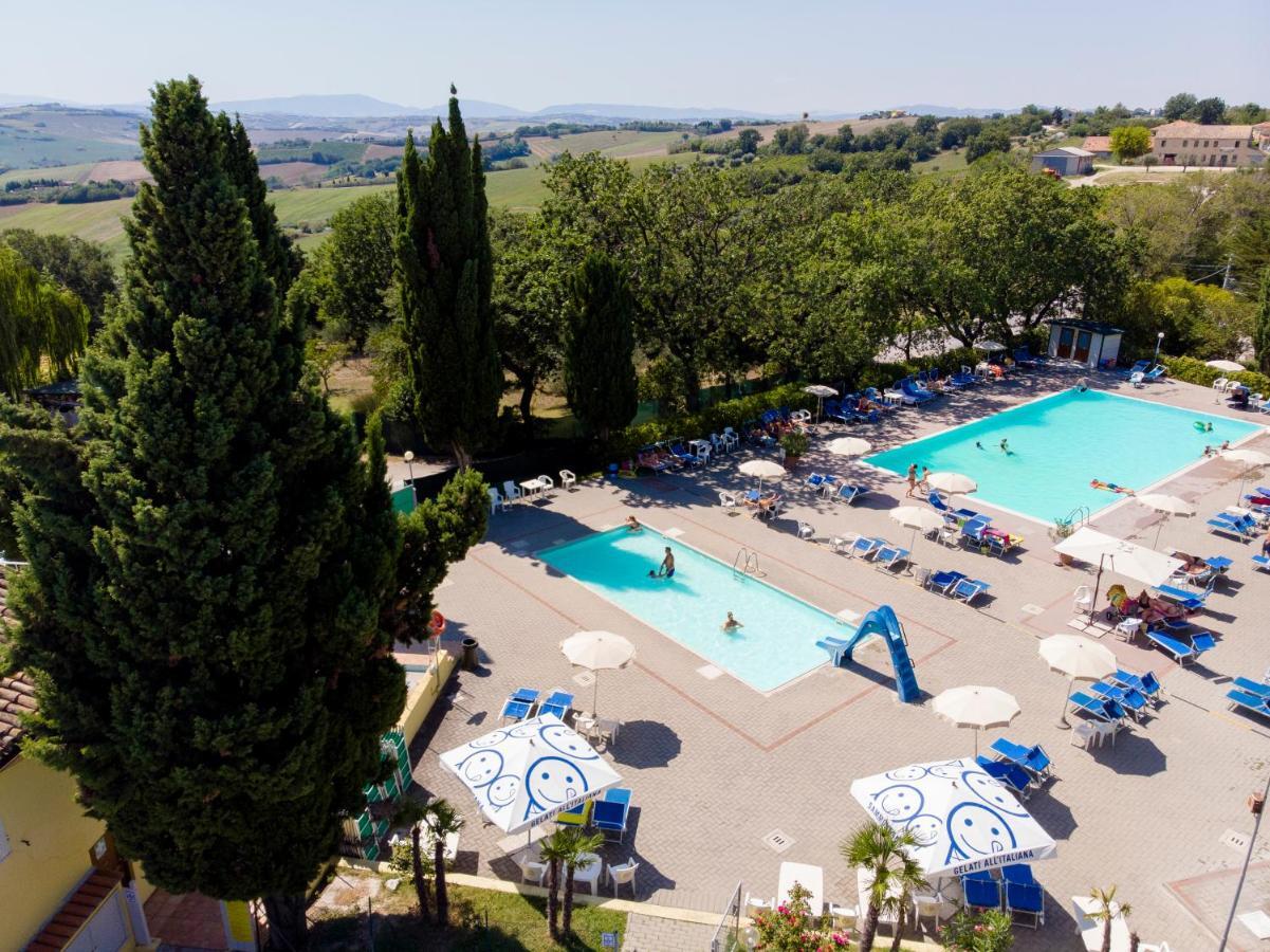 Camping Village Mar Y Sierra San Costanzo Exterior photo